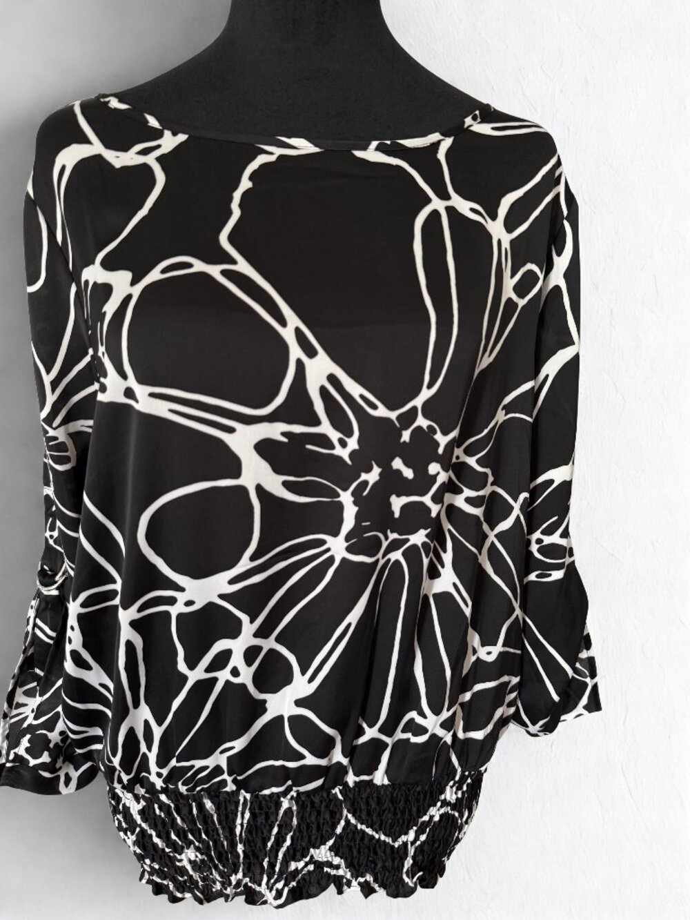 Michael Kors Black and White Gathered Sleeve Blouse - Picture 1 of 3